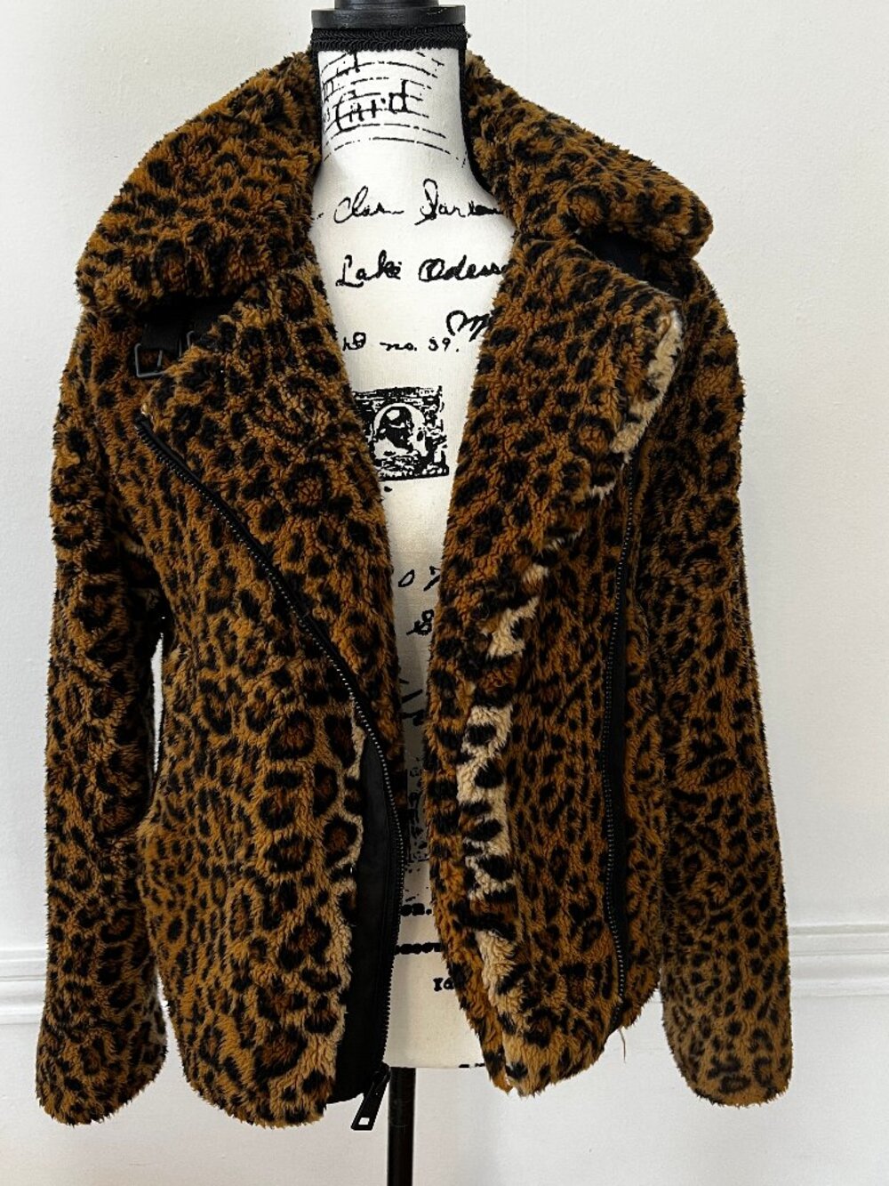 Levi's leopard moto jacket sz XS